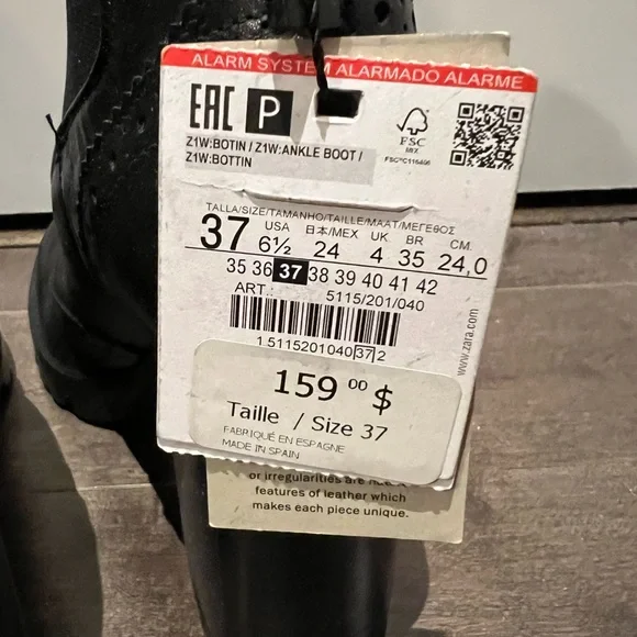 Black Platform Boot - Picture 4 of 6